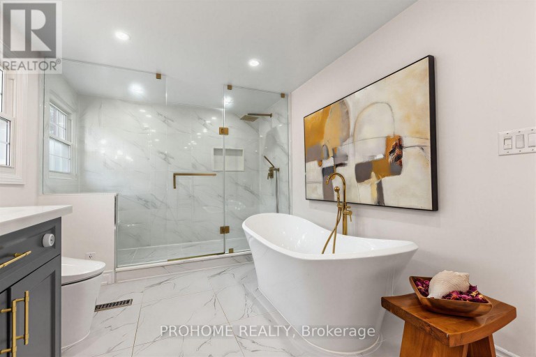 43 ROSEMEAD CLOSE, Markham (Unionville), Ontario, L3R3Z4