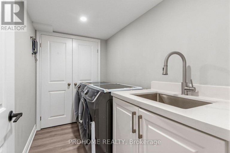 43 ROSEMEAD CLOSE, Markham (Unionville), Ontario, L3R3Z4