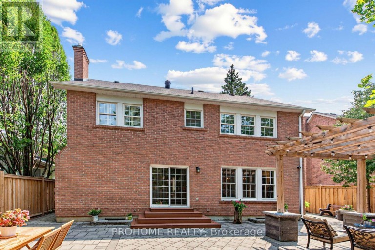 43 ROSEMEAD CLOSE, Markham (Unionville), Ontario, L3R3Z4