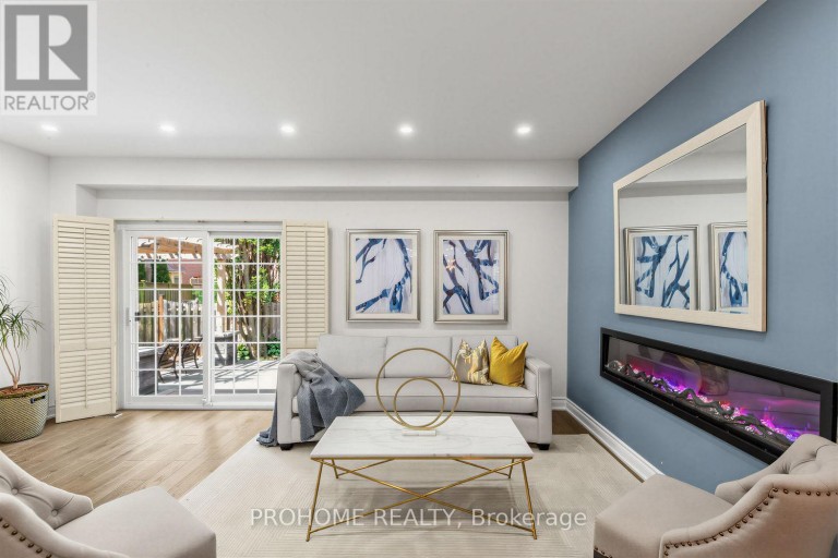 43 ROSEMEAD CLOSE, Markham (Unionville), Ontario, L3R3Z4