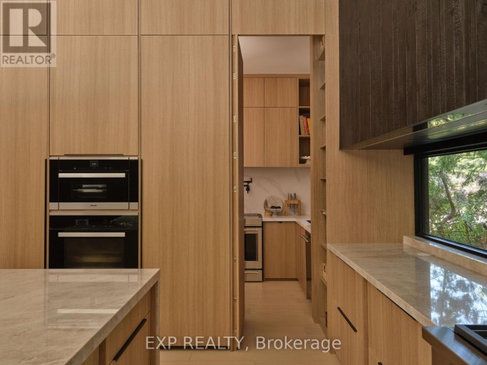 105 PARK CRESCENT, Richmond Hill (Oak Ridges Lake Wilcox), Ontario, L4E3J5