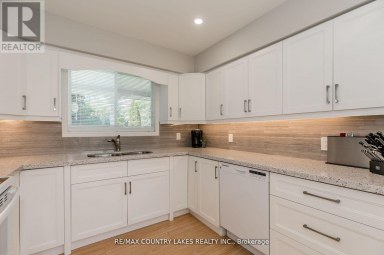 47 LAKE AVENUE Ramara (Brechin) Ontario photo 15