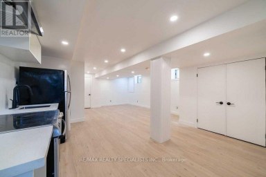 LOWER - 29 GOODWOOD AVENUE Toronto (Corso Italia-Davenport) Ontario photo 4
