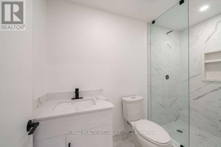 LOWER - 29 GOODWOOD AVENUE, Toronto (Corso Italia-Davenport), Ontario, M6E1J1