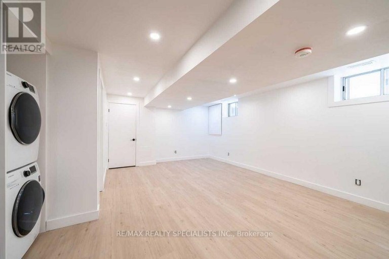 LOWER - 29 GOODWOOD AVENUE, Toronto (Corso Italia-Davenport), Ontario, M6E1J1