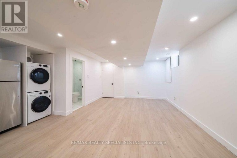 LOWER - 29 GOODWOOD AVENUE, Toronto (Corso Italia-Davenport), Ontario, M6E1J1