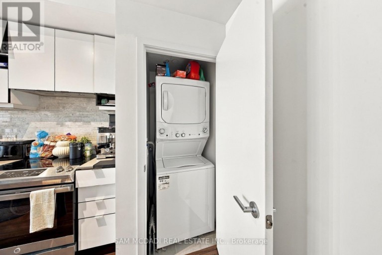 3702 - 4065 CONFEDERATION PARKWAY, Mississauga (City Centre), Ontario, L5B0L4