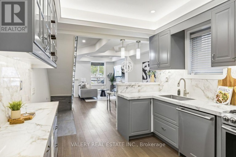 UPPER - 219 MCROBERTS AVENUE, Toronto (Corso Italia-Davenport), Ontario, M6E4P3