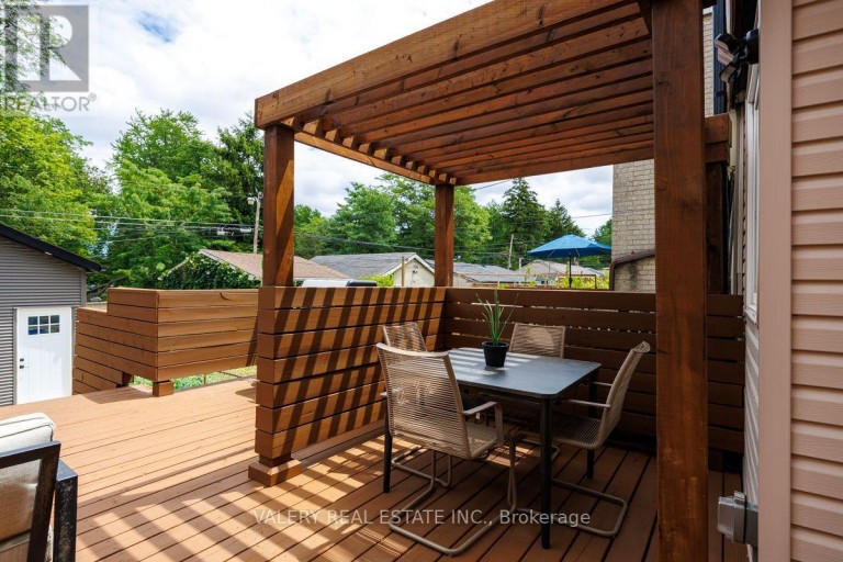 UPPER - 219 MCROBERTS AVENUE, Toronto (Corso Italia-Davenport), Ontario, M6E4P3