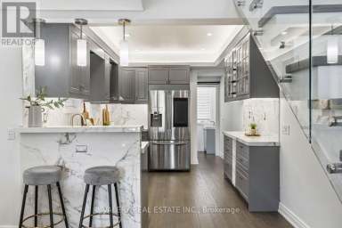 UPPER - 219 MCROBERTS AVENUE Toronto (Corso Italia-Davenport) Ontario photo 9