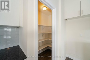 120 SETTLERS ROAD E Oakville (GO Glenorchy) Ontario photo 16