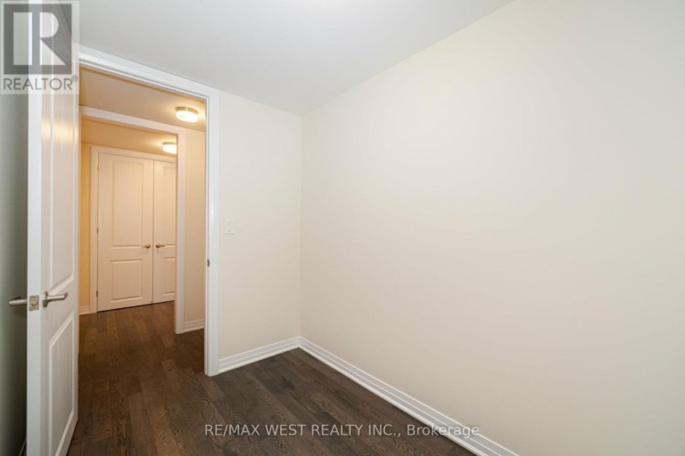 120 SETTLERS ROAD E, Oakville (GO Glenorchy), Ontario, L6H7C8