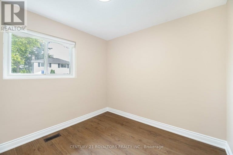 21 JERSEY AVENUE, Brampton (Bram East), Ontario, L6W1L5