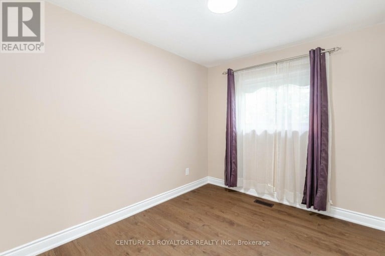 21 JERSEY AVENUE, Brampton (Bram East), Ontario, L6W1L5