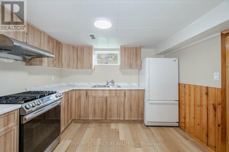 21 JERSEY AVENUE, Brampton (Bram East), Ontario, L6W1L5
