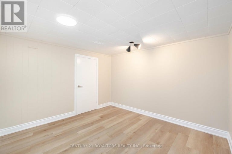 21 JERSEY AVENUE, Brampton (Bram East), Ontario, L6W1L5