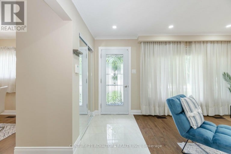 21 JERSEY AVENUE, Brampton (Bram East), Ontario, L6W1L5