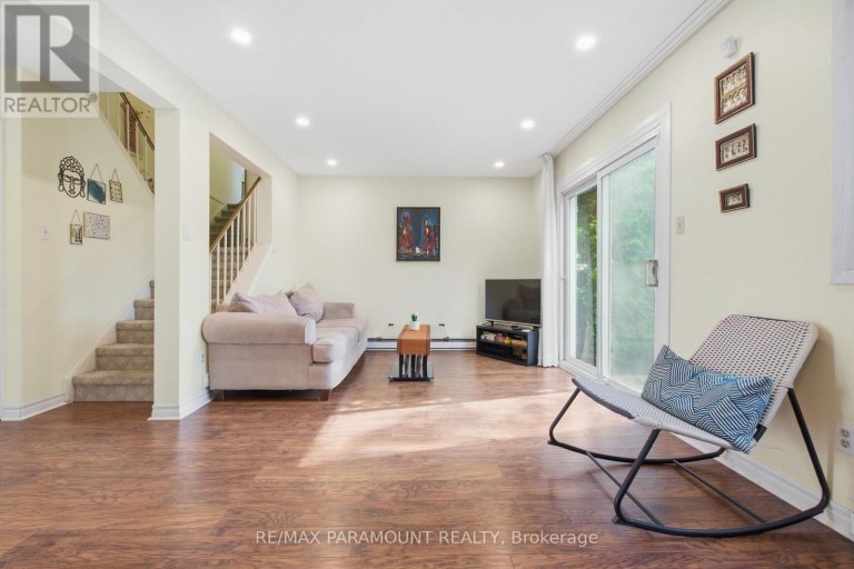 16 GLENEADEN COURT, Brampton (Northgate), Ontario, L6S2J7