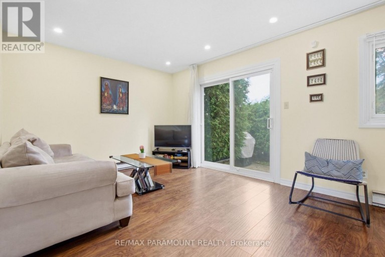 16 GLENEADEN COURT, Brampton (Northgate), Ontario, L6S2J7