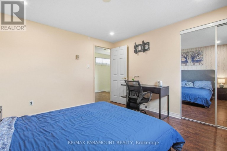 16 GLENEADEN COURT, Brampton (Northgate), Ontario, L6S2J7