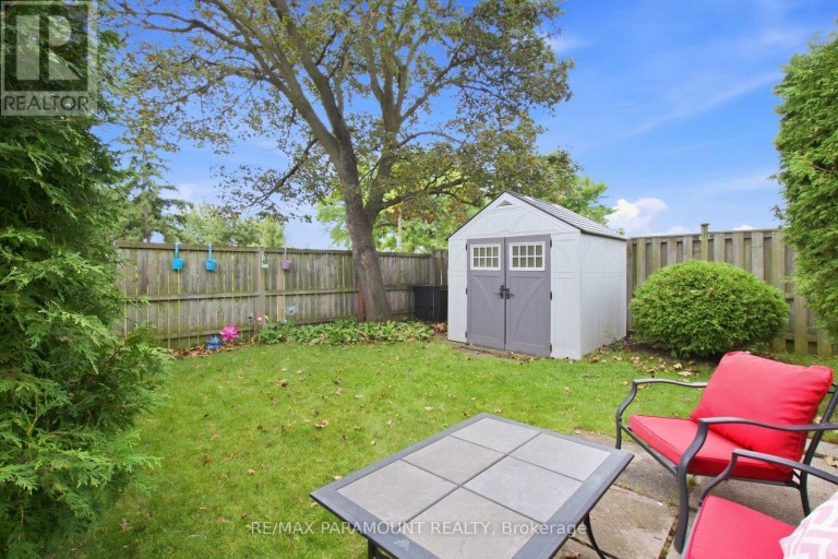 16 GLENEADEN COURT, Brampton (Northgate), Ontario, L6S2J7