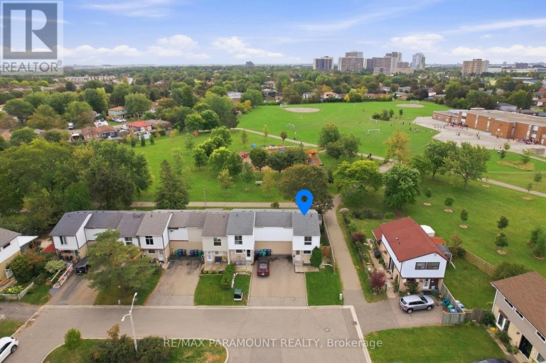 16 GLENEADEN COURT, Brampton (Northgate), Ontario, L6S2J7
