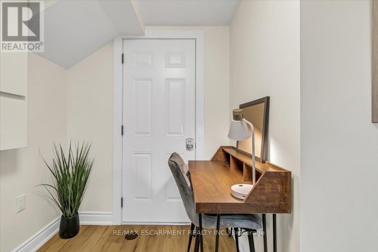LOWER - 58 COLUMBIA DRIVE, Hamilton (Buchanan), Ontario, L9C3Y2