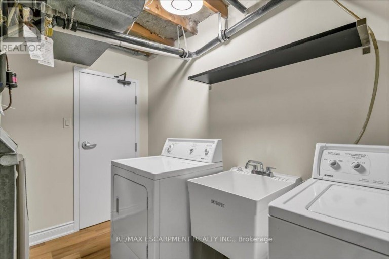 LOWER - 58 COLUMBIA DRIVE, Hamilton (Buchanan), Ontario, L9C3Y2