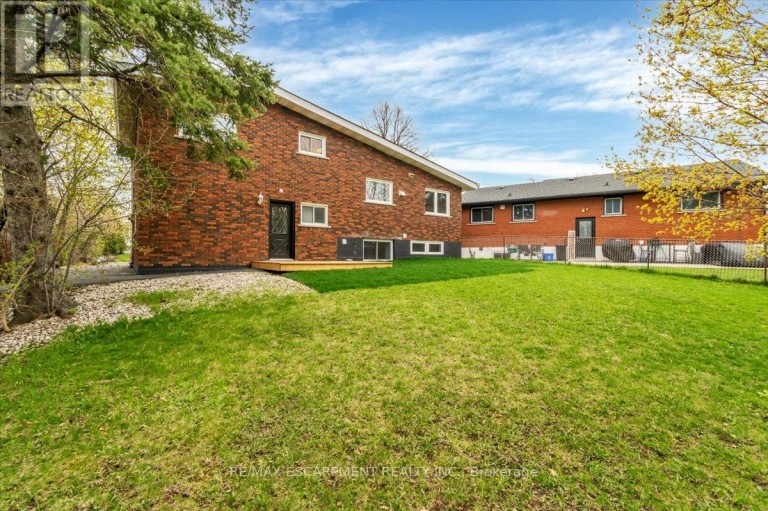 LOWER - 58 COLUMBIA DRIVE, Hamilton (Buchanan), Ontario, L9C3Y2