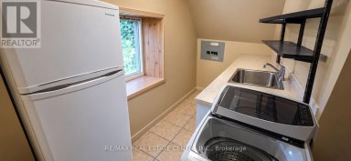UPPER LOFT - 267 ABERDEEN AVENUE Hamilton (Kirkendall) Ontario photo 7
