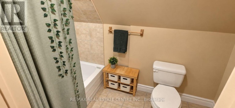 UPPER LOFT - 267 ABERDEEN AVENUE, Hamilton (Kirkendall), Ontario, L8P2R2