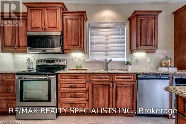 404 SOUTH CARRIAGE WAY, London North (North I), Ontario, N6G0B2
