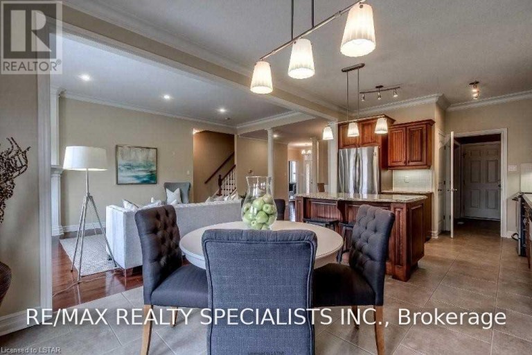 404 SOUTH CARRIAGE WAY, London North (North I), Ontario, N6G0B2