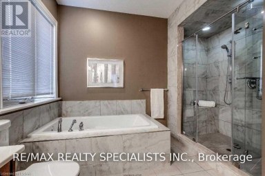 404 SOUTH CARRIAGE WAY London North (North I) Ontario photo 25