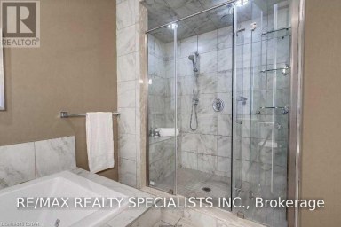 404 SOUTH CARRIAGE WAY London North (North I) Ontario photo 26