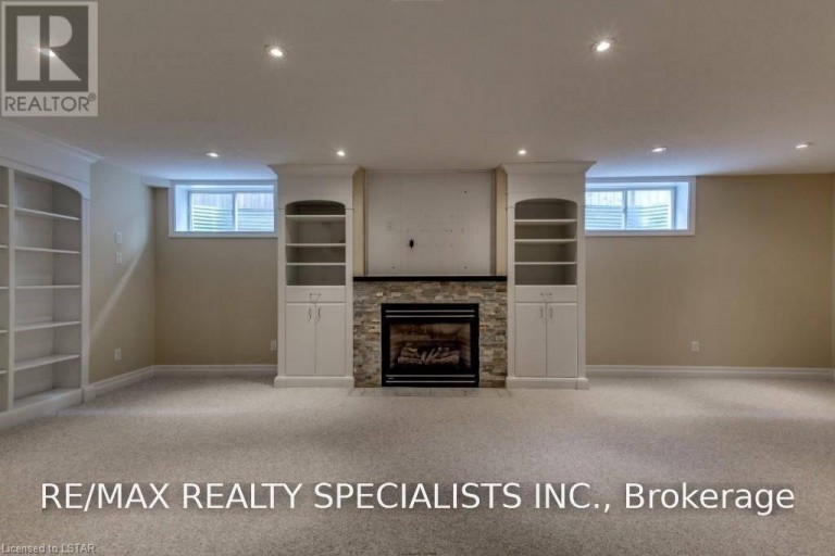 404 SOUTH CARRIAGE WAY, London North (North I), Ontario, N6G0B2
