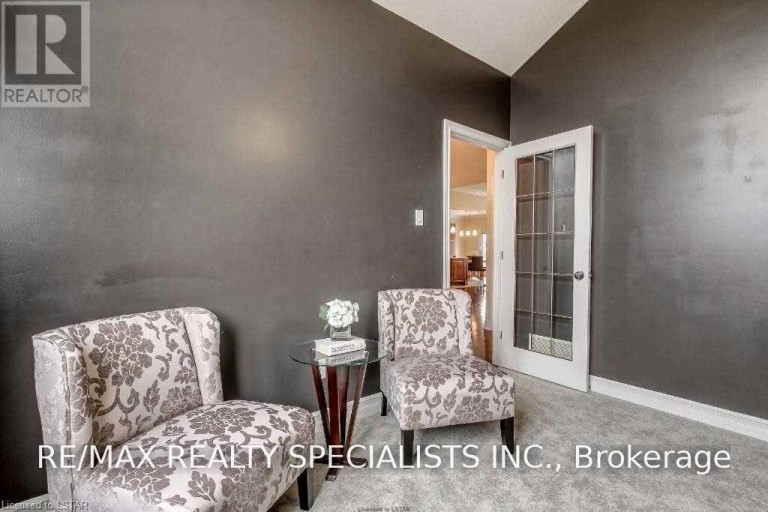 404 SOUTH CARRIAGE WAY, London North (North I), Ontario, N6G0B2