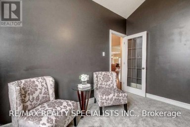 404 SOUTH CARRIAGE WAY London North (North I) Ontario photo 3