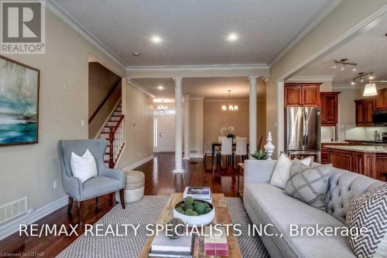 404 SOUTH CARRIAGE WAY, London North (North I), Ontario, N6G0B2