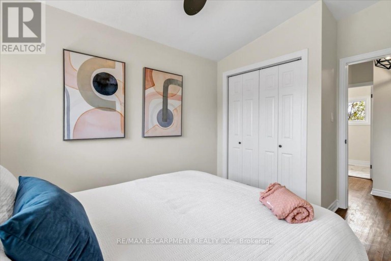UPPER - 58 COLUMBIA DRIVE, Hamilton (Buchanan), Ontario, L9C3Y2