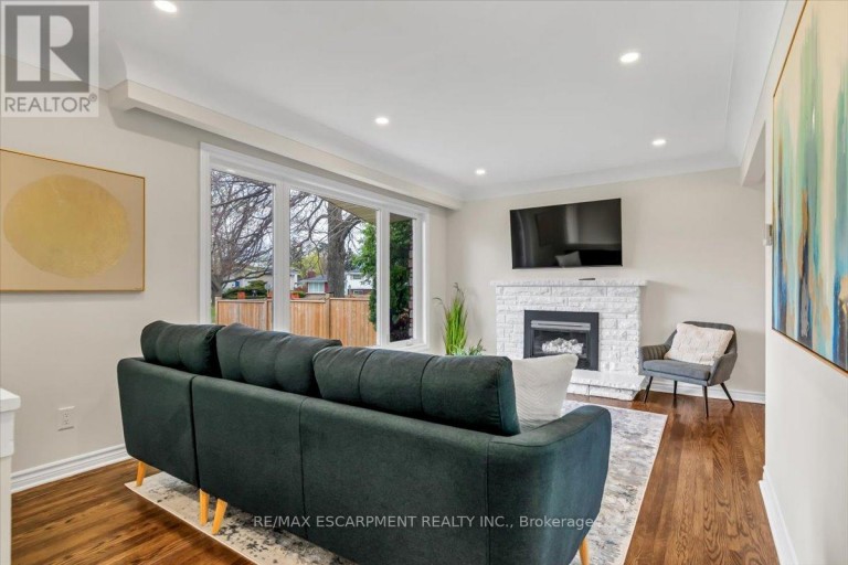UPPER - 58 COLUMBIA DRIVE, Hamilton (Buchanan), Ontario, L9C3Y2