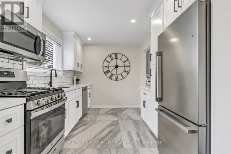 UPPER - 58 COLUMBIA DRIVE, Hamilton (Buchanan), Ontario, L9C3Y2