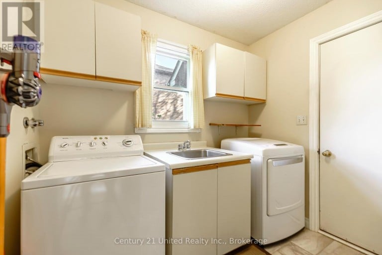 1540 FAIR AVENUE, Peterborough (Monaghan Ward 2), Ontario, K9K1T2