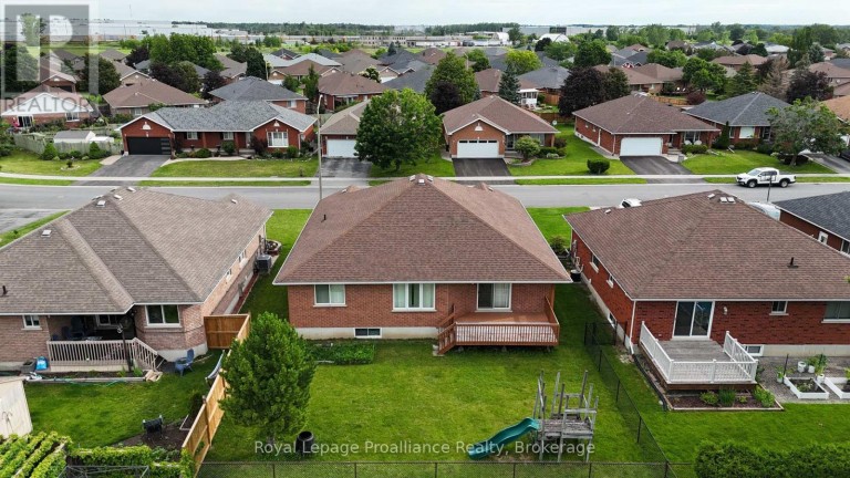 17 SUMAC TERRACE, Belleville (Belleville Ward), Ontario, K8N5X4