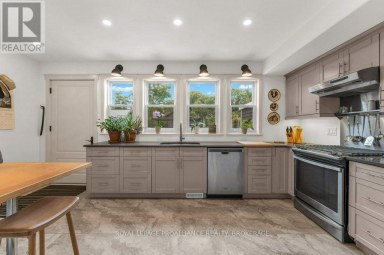 12 DRUMMOND STREET, Kingston (Kingston East (Incl Barret Crt)) Ontario