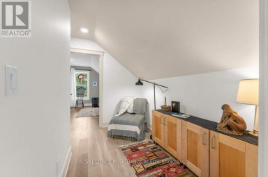 12 DRUMMOND STREET, Kingston (Kingston East (Incl Barret Crt)) Ontario