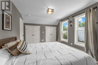 12 DRUMMOND STREET, Kingston (Kingston East (Incl Barret Crt)) Ontario