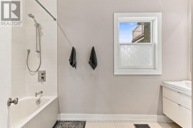 81 BOULTON AVENUE Toronto (South Riverdale) Ontario photo 20
