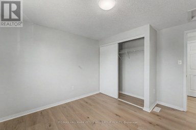 24 DUNSMORE LANE Barrie (Georgian Drive) Ontario photo 12