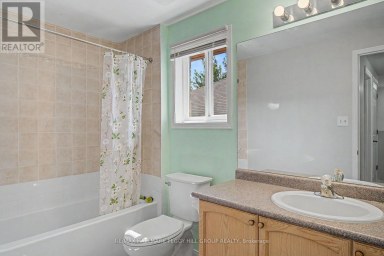 24 DUNSMORE LANE Barrie (Georgian Drive) Ontario photo 15